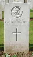 Richard MEacham headstone